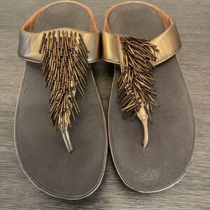 FitFlop Women's Cha Cha Bronze Beaded Toe-Post Sandals Sz US 9